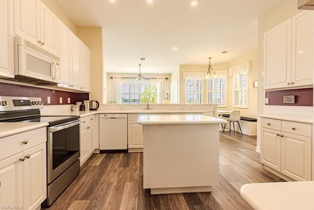609 Grand Rapids Blvd, Naples, FL 34120-12