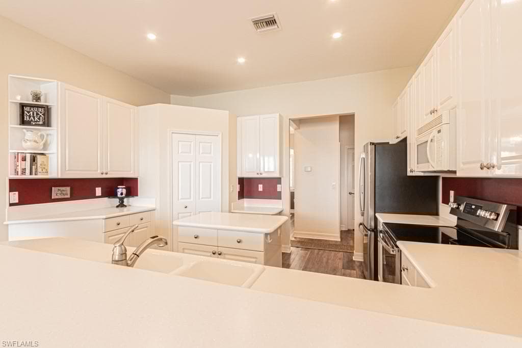 609 Grand Rapids Blvd, Naples, FL 34120-15