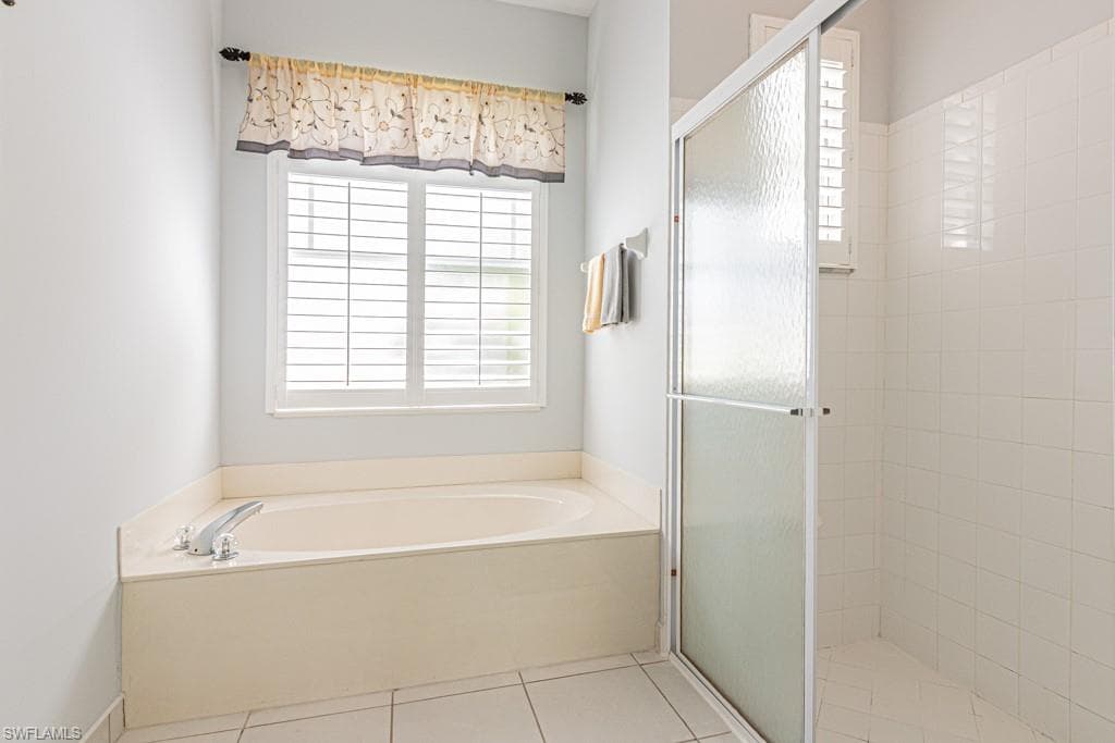 609 Grand Rapids Blvd, Naples, FL 34120-20