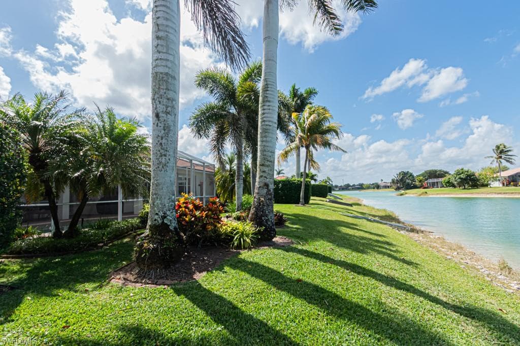 609 Grand Rapids Blvd, Naples, FL 34120-29