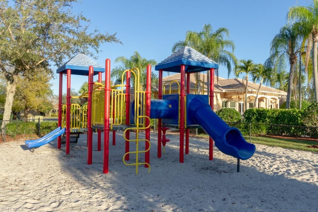 609 Grand Rapids Blvd, Naples, FL 34120-43