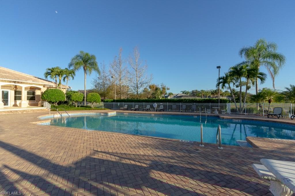 609 Grand Rapids Blvd, Naples, FL 34120-44