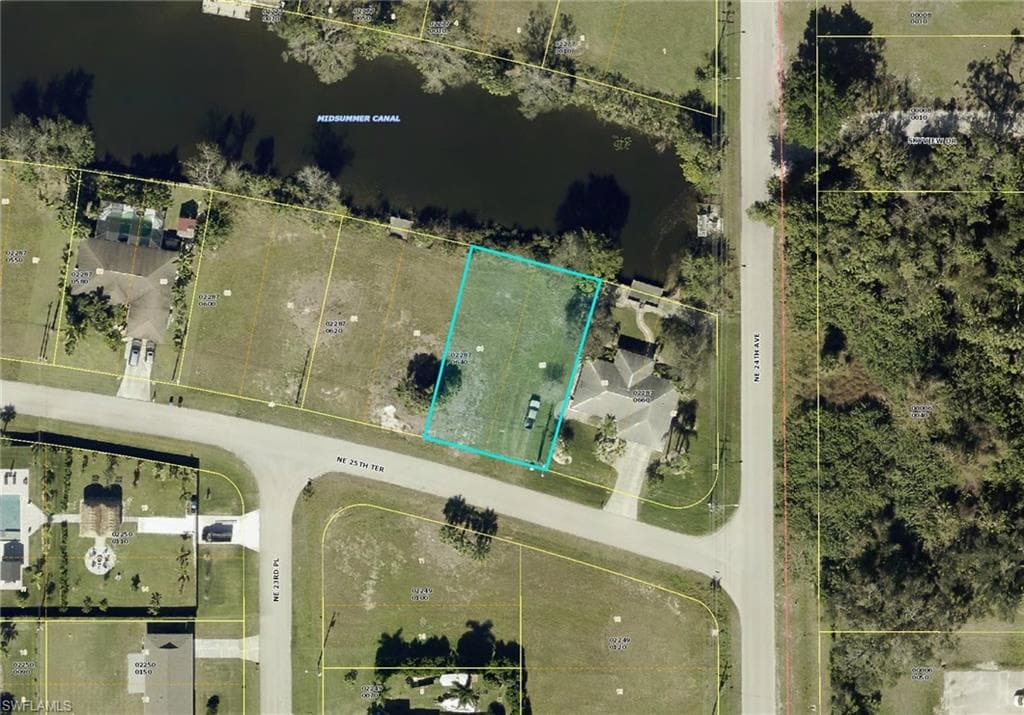 2321 25th Ter, Cape Coral, FL 33909-2