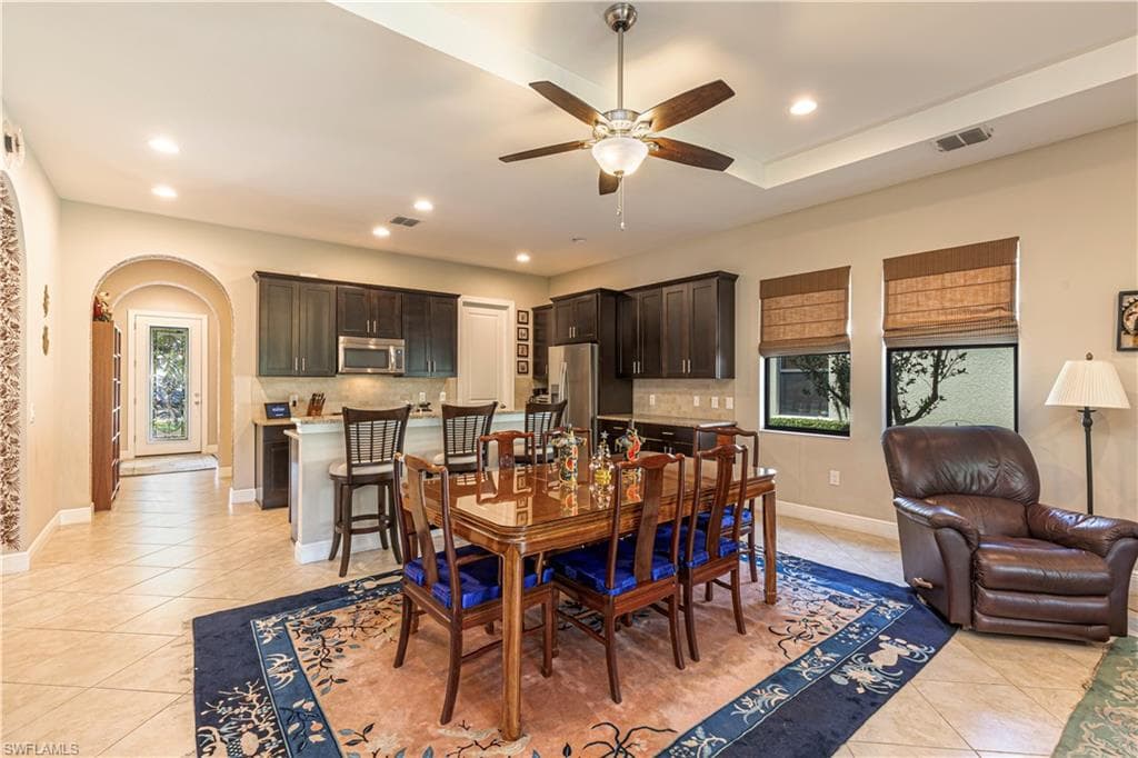 1233 Manado Dr, Naples, FL 34113-15
