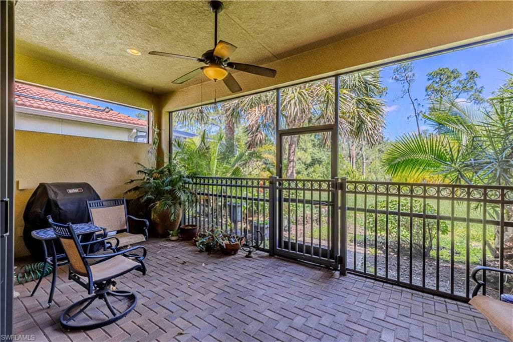 1233 Manado Dr, Naples, FL 34113-25