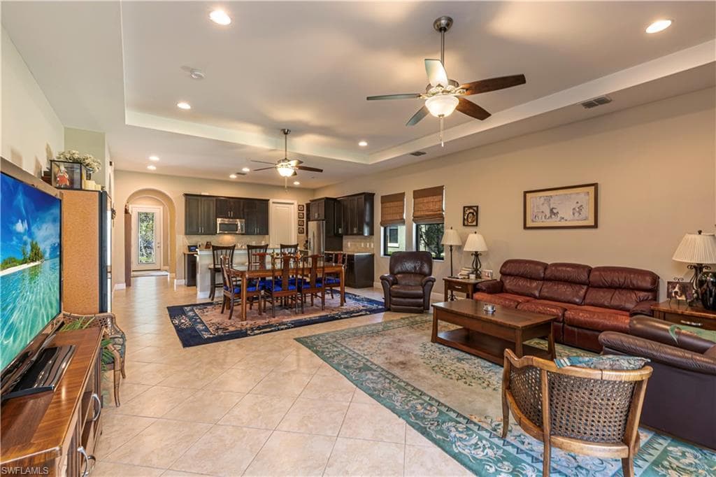 1233 Manado Dr, Naples, FL 34113-31