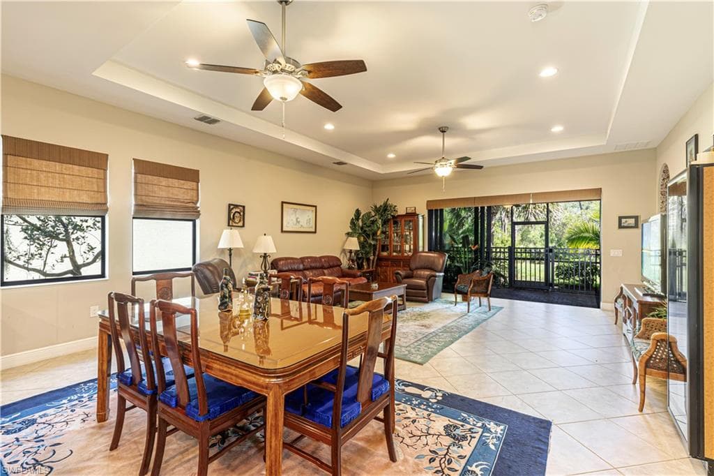 1233 Manado Dr, Naples, FL 34113-33