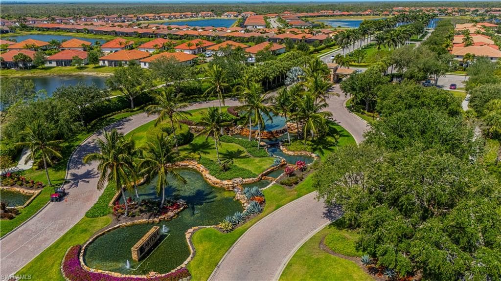1233 Manado Dr, Naples, FL 34113-7