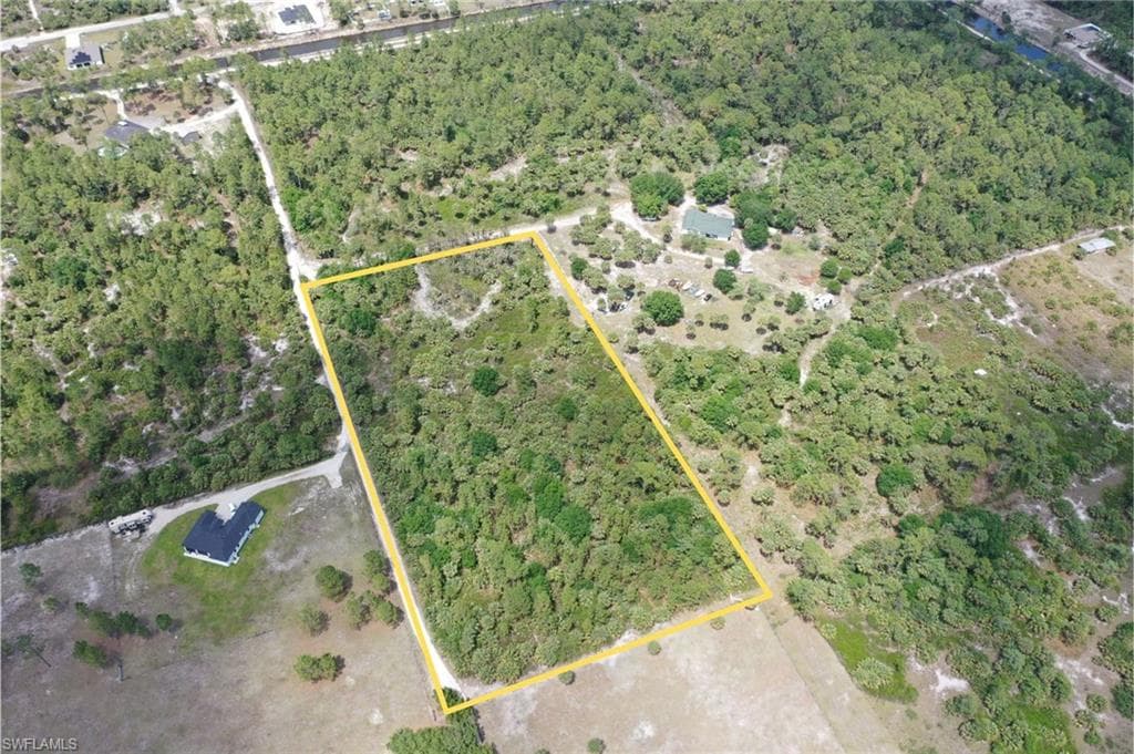 Xx Mathews St, Naples, FL 34117-4