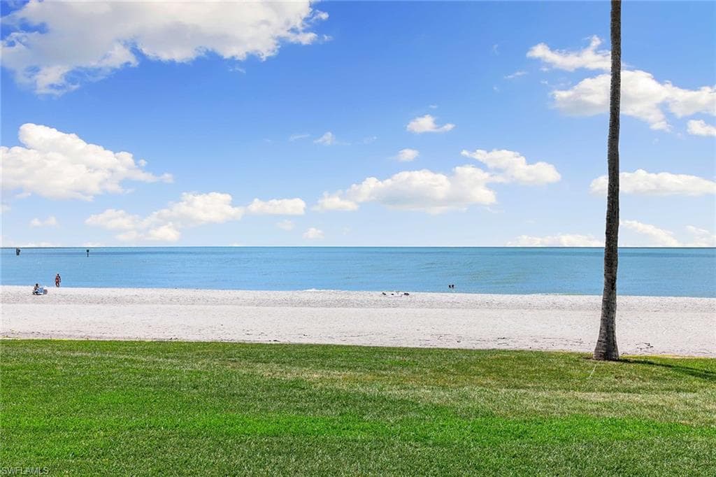 2398 Gulf Shore Blvd N 101, Naples, FL 34103-27