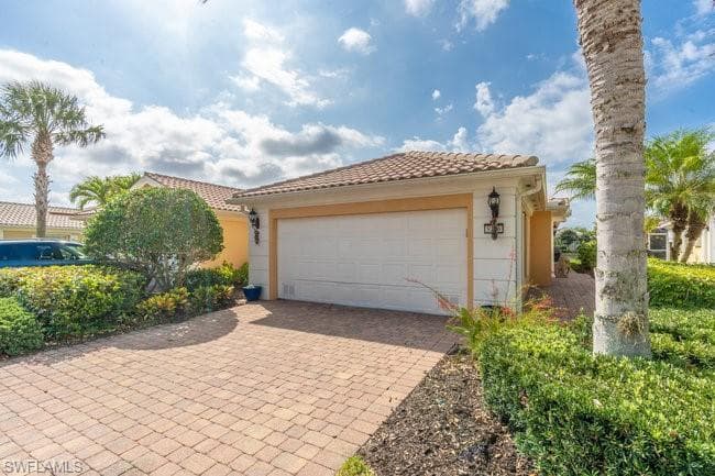 8396 Borboni Ct, Naples, FL 34114-2
