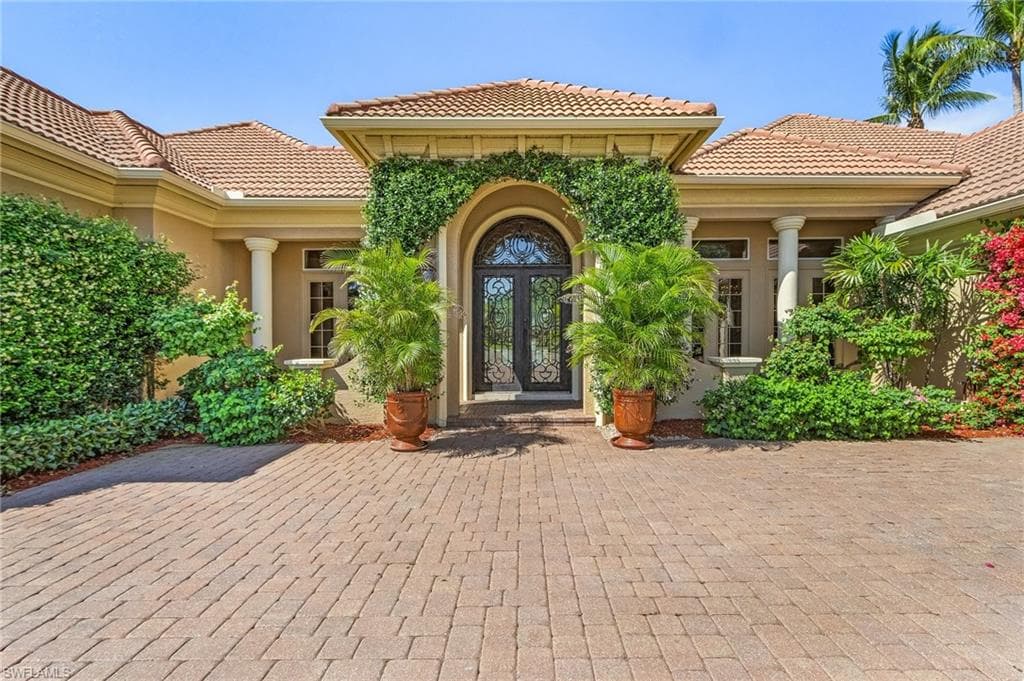 3007 Gardens Blvd, Naples, FL 34105-4