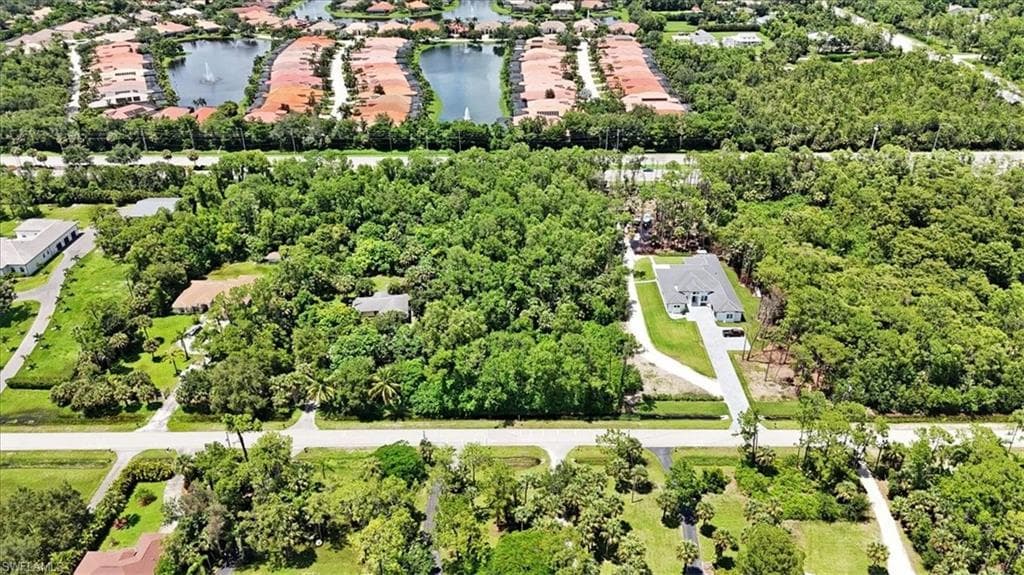 5665 Napa Woods Way, Naples, FL 34116-4