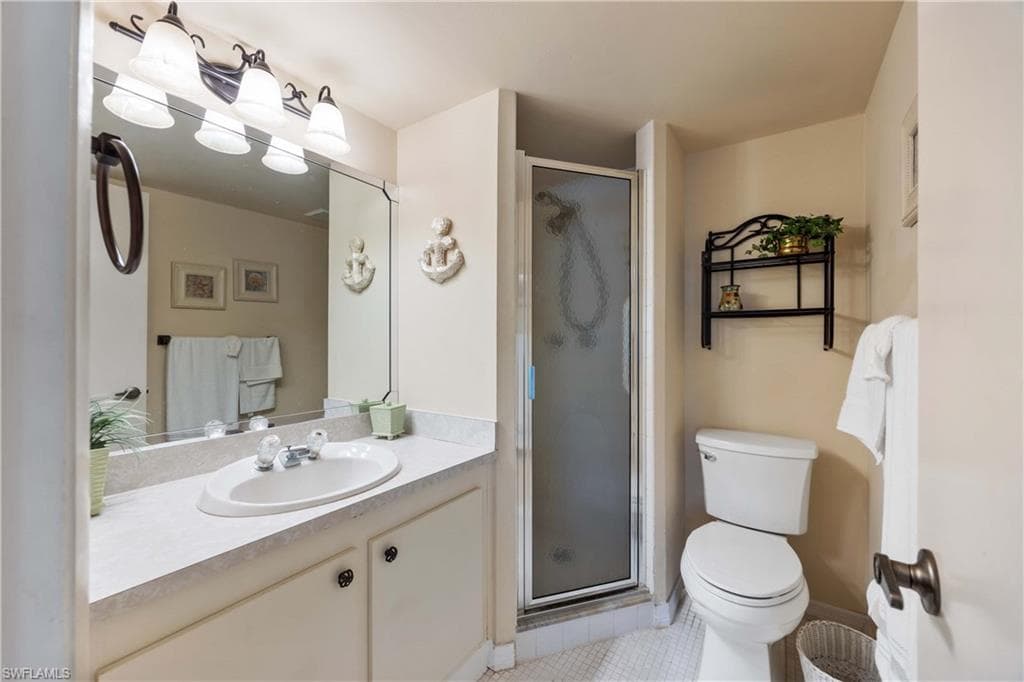 1085 Forest Lakes Dr 8108, Naples, FL 34105-20