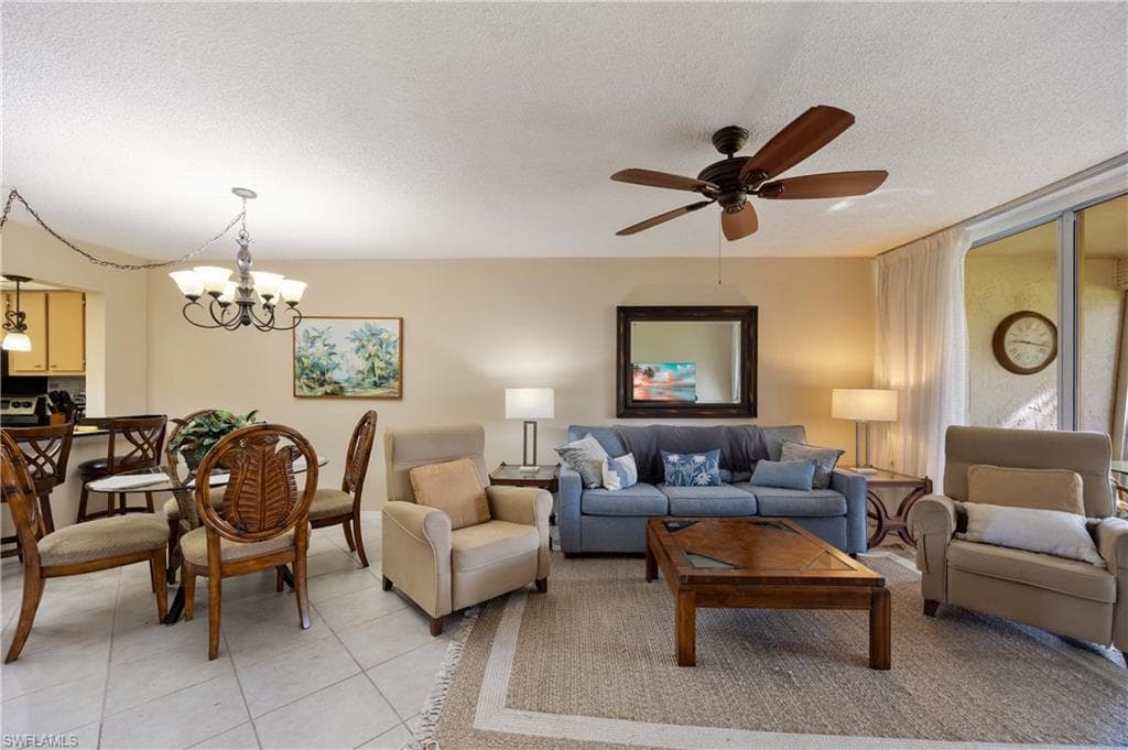 1085 Forest Lakes Dr 8108, Naples, FL 34105-7