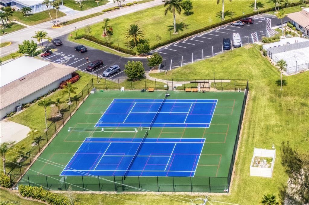 50 Le Mans Dr, Naples, FL 34112-36