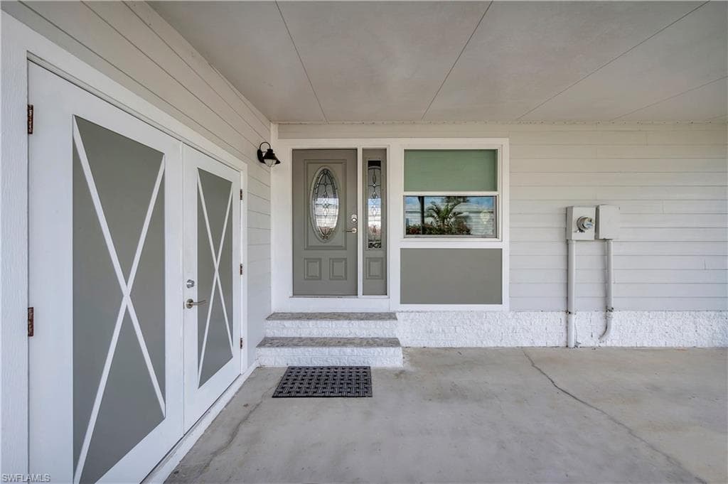 50 Le Mans Dr, Naples, FL 34112-4