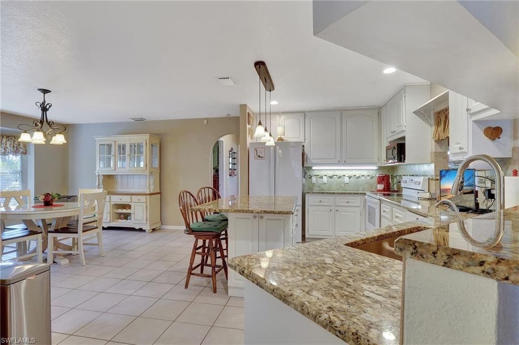 2610 6th Ave NE, Naples, FL 34120-11