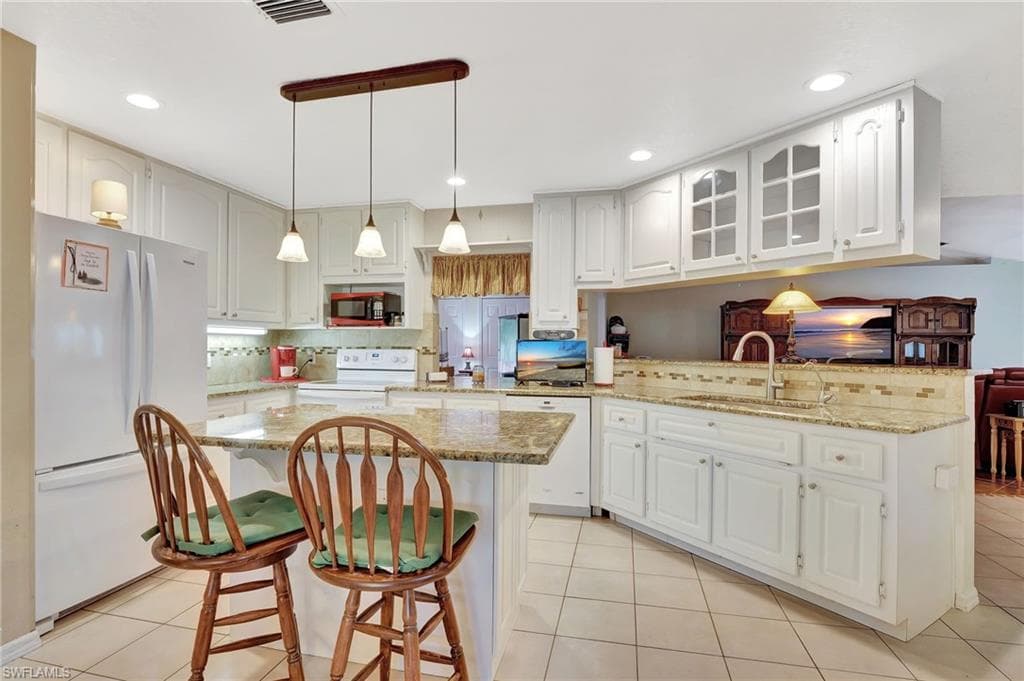2610 6th Ave NE, Naples, FL 34120-14