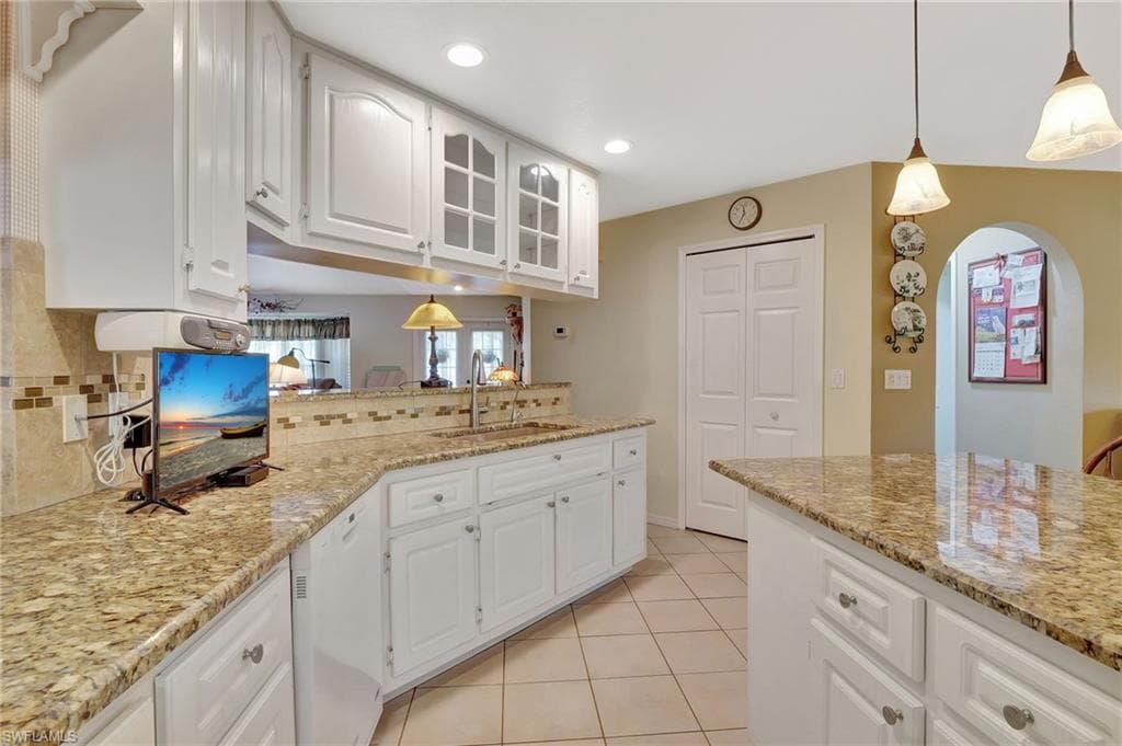 2610 6th Ave NE, Naples, FL 34120-17