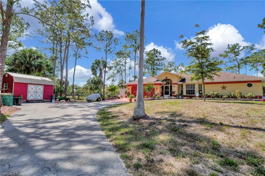 2610 6th Ave NE, Naples, FL 34120-45