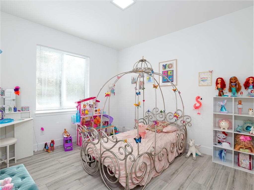 1766 Golden Gate Blvd W, Naples, FL 34120-22