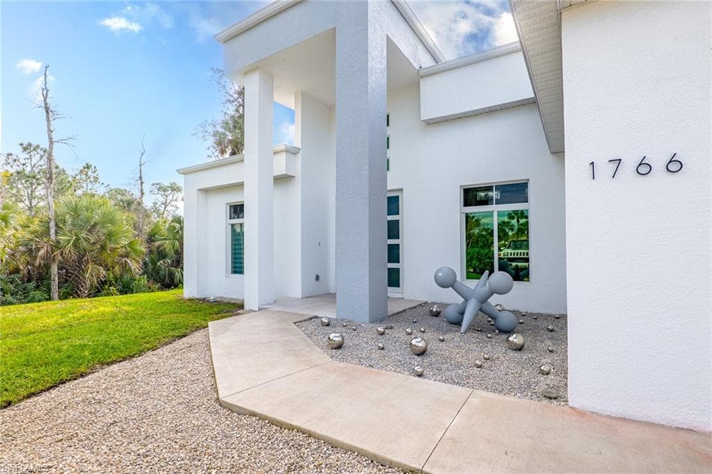 1766 Golden Gate Blvd W, Naples, FL 34120-4