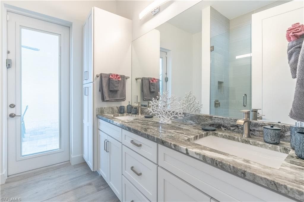 3008 11th Pl, Cape Coral, FL 33904-21