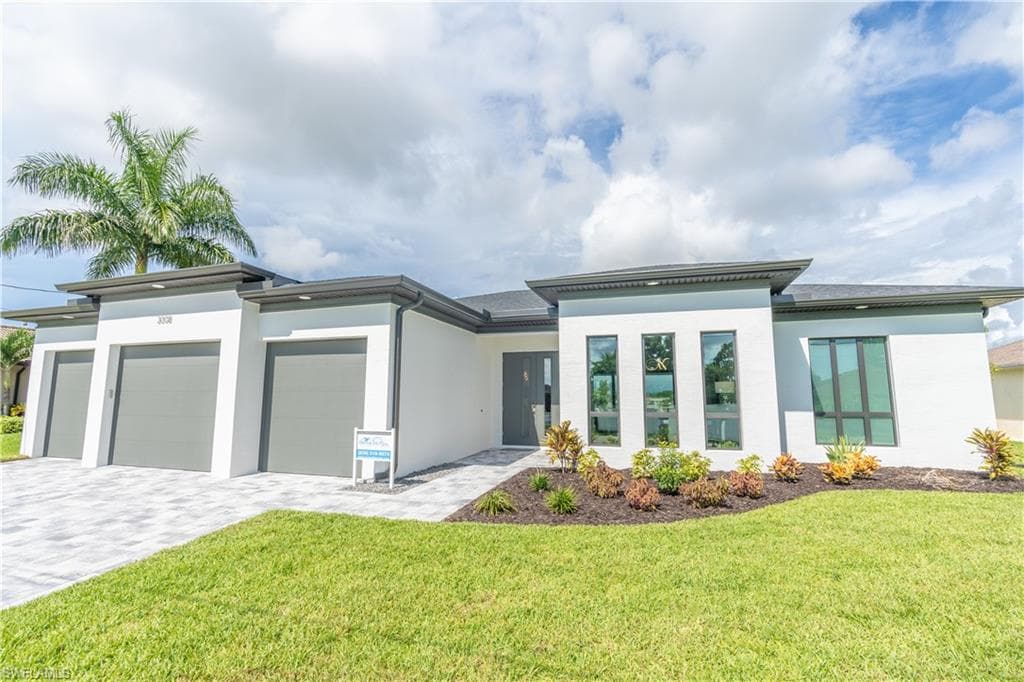 3008 11th Pl, Cape Coral, FL 33904-2