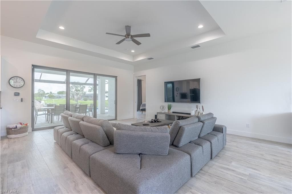 3008 11th Pl, Cape Coral, FL 33904-7