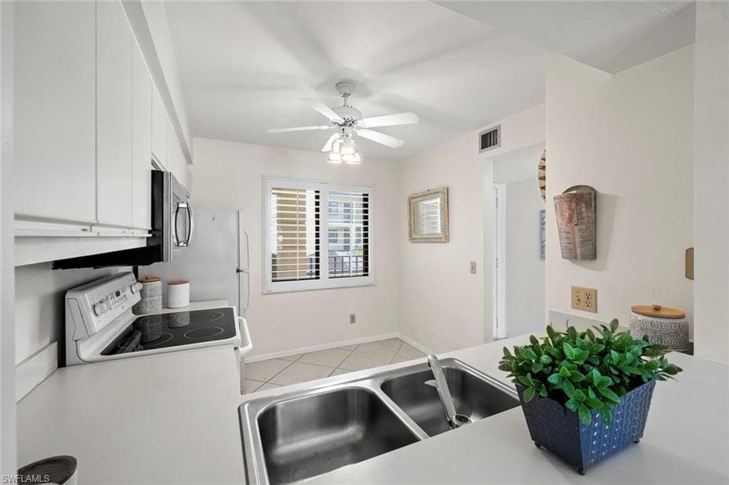 219 Fox Glen Dr 1203, Naples, FL 34104-12