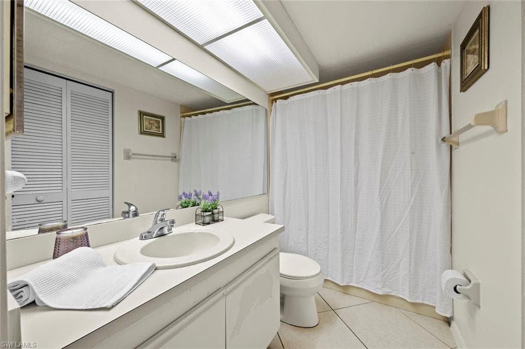 219 Fox Glen Dr 1203, Naples, FL 34104-22