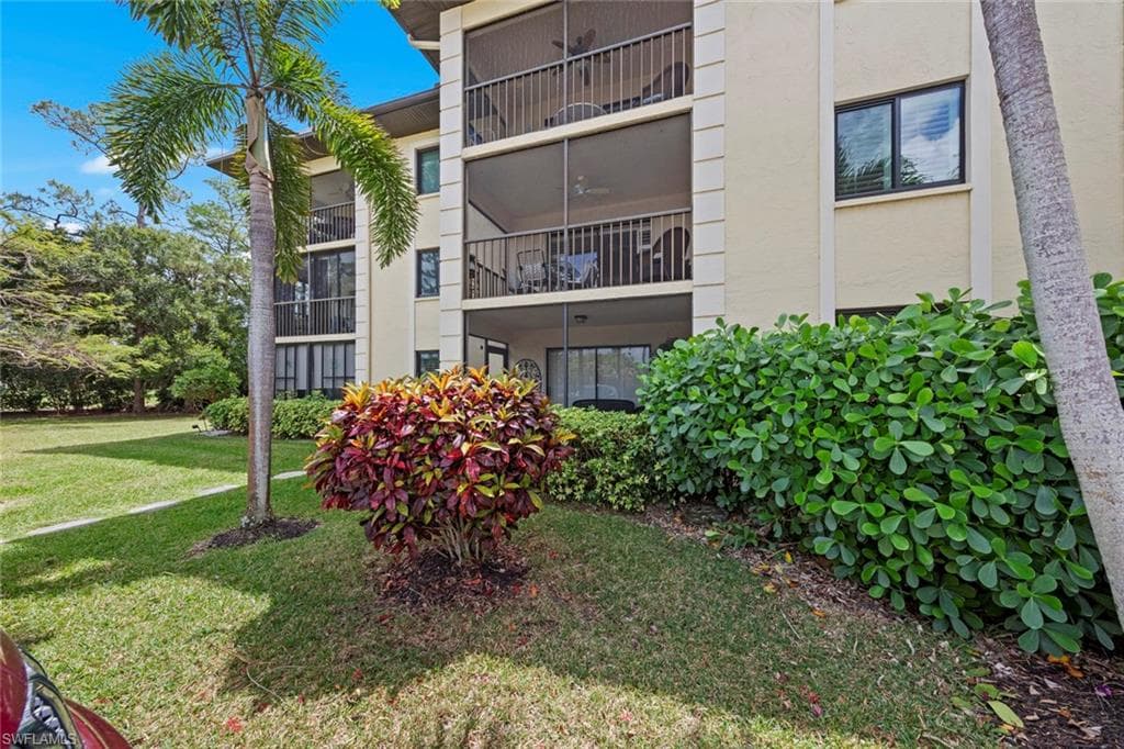 219 Fox Glen Dr 1203, Naples, FL 34104-28