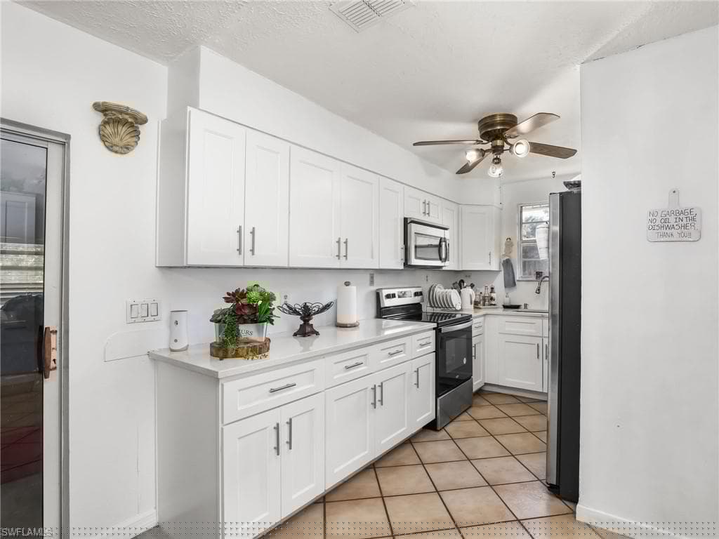 420 31st St SW, Naples, FL 34117-11
