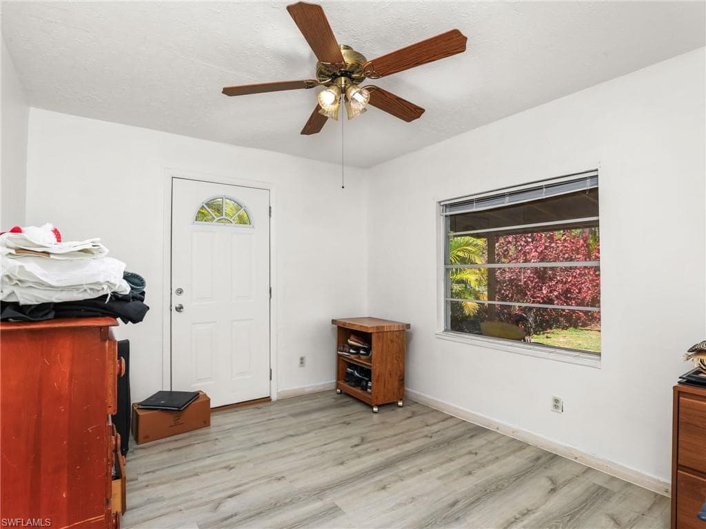 420 31st St SW, Naples, FL 34117-17
