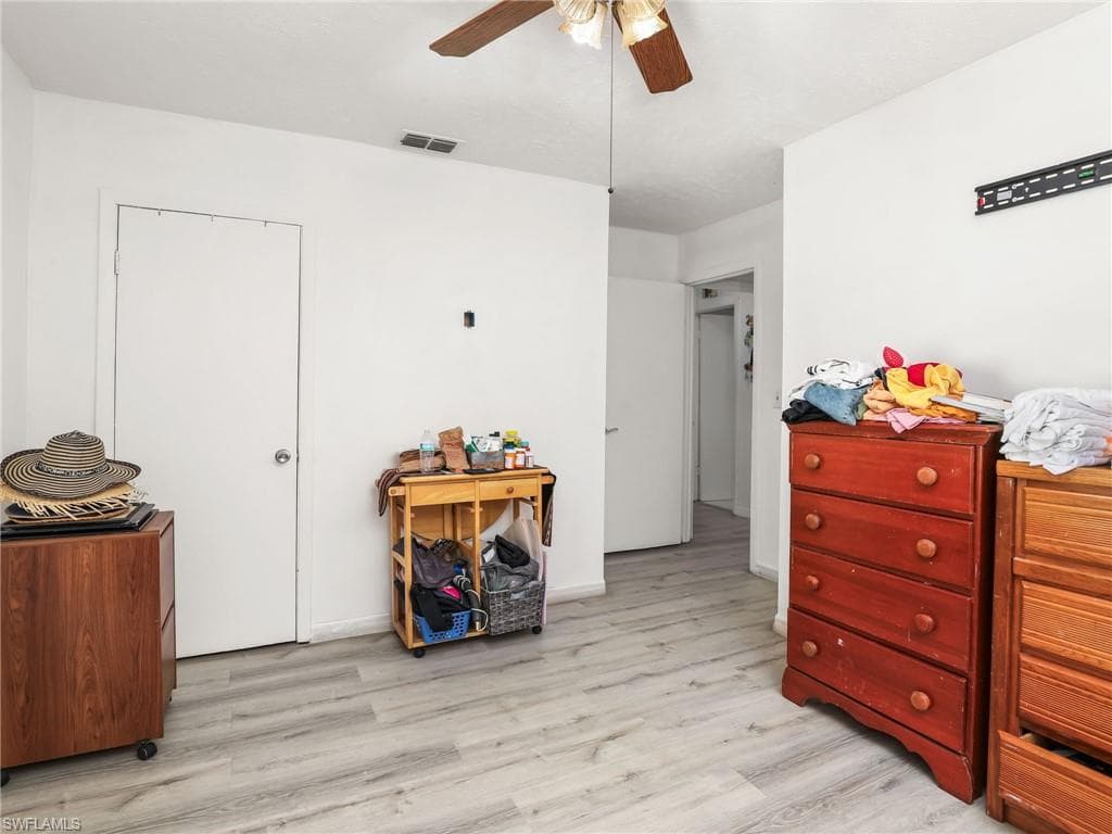 420 31st St SW, Naples, FL 34117-20
