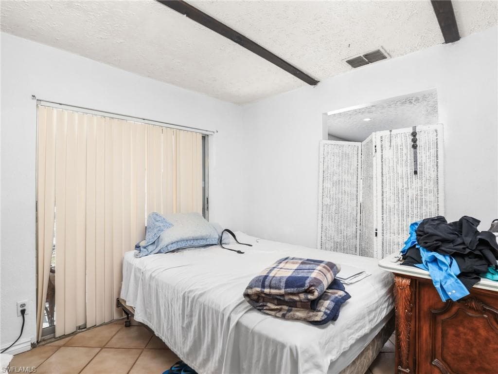 420 31st St SW, Naples, FL 34117-24