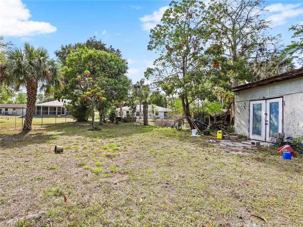 420 31st St SW, Naples, FL 34117-30