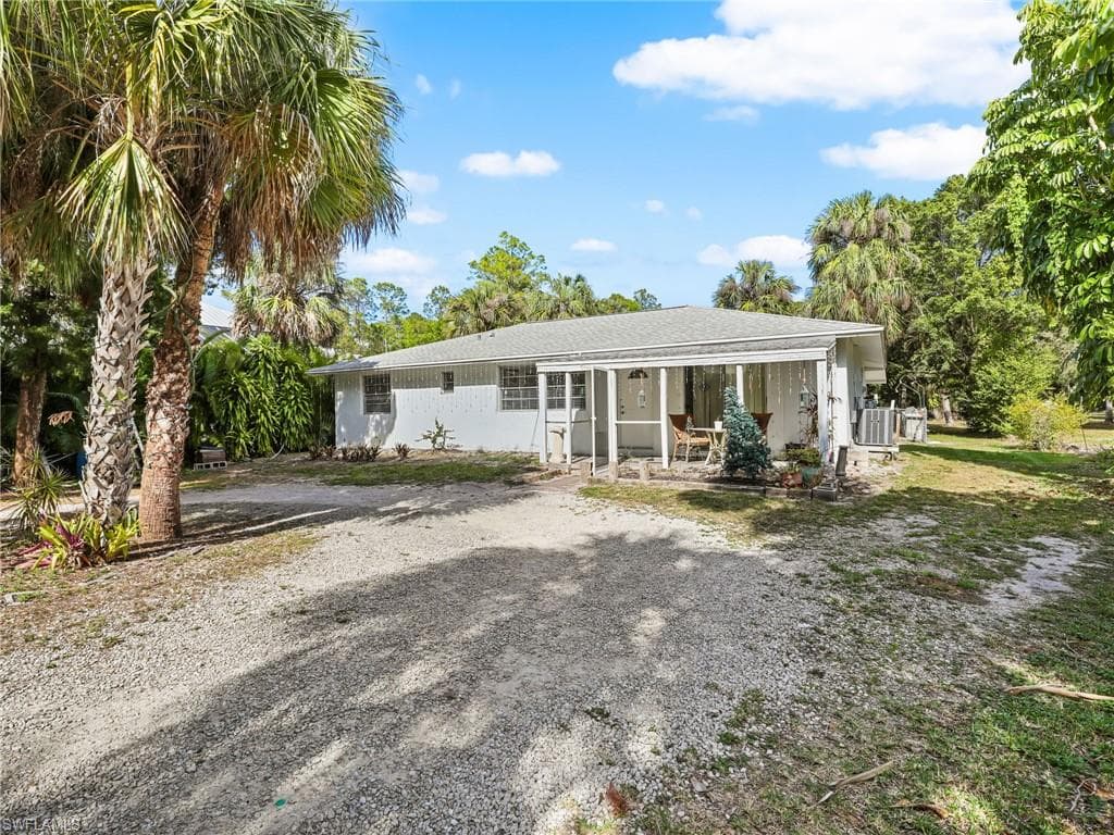 420 31st St SW, Naples, FL 34117-32