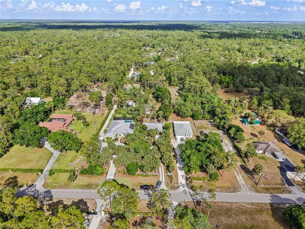 420 31st St SW, Naples, FL 34117-35