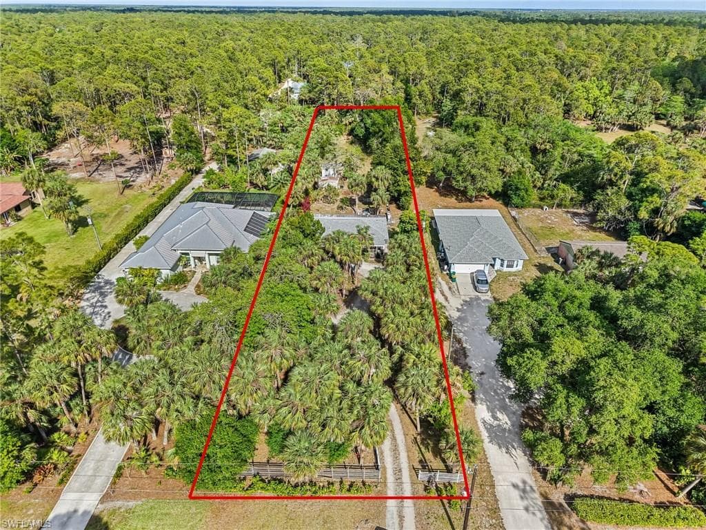 420 31st St SW, Naples, FL 34117-3