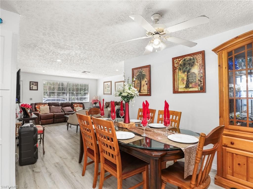 420 31st St SW, Naples, FL 34117-8