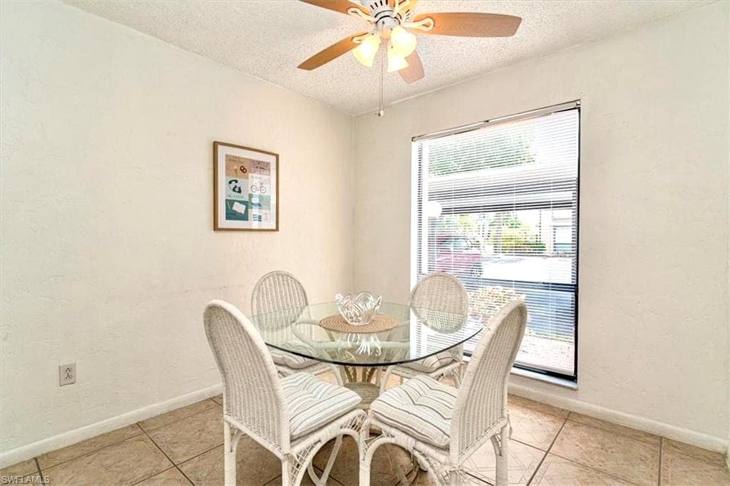 232 Pebble Beach Cir E104, Naples, FL 34113-10