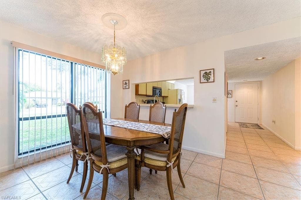 232 Pebble Beach Cir E104, Naples, FL 34113-11