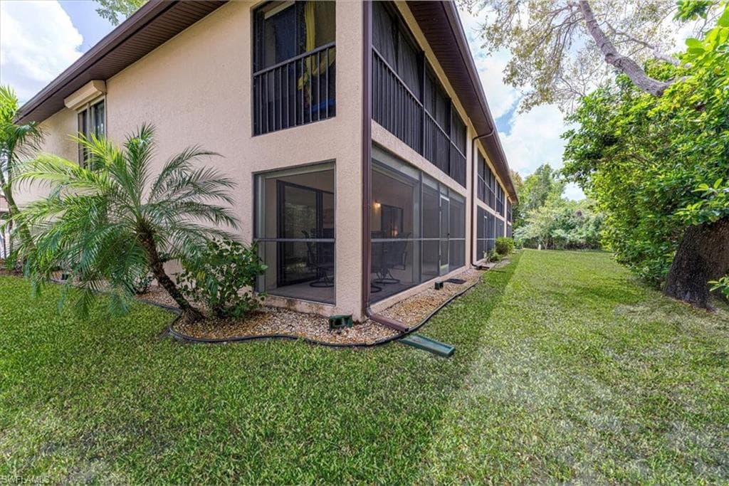 232 Pebble Beach Cir E104, Naples, FL 34113-1