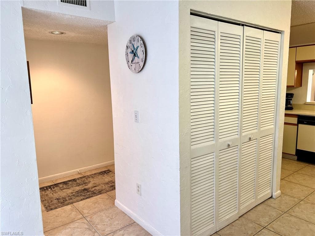 232 Pebble Beach Cir E104, Naples, FL 34113-19