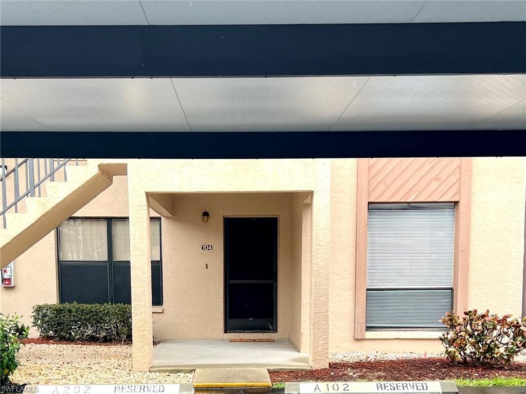 232 Pebble Beach Cir E104, Naples, FL 34113-21
