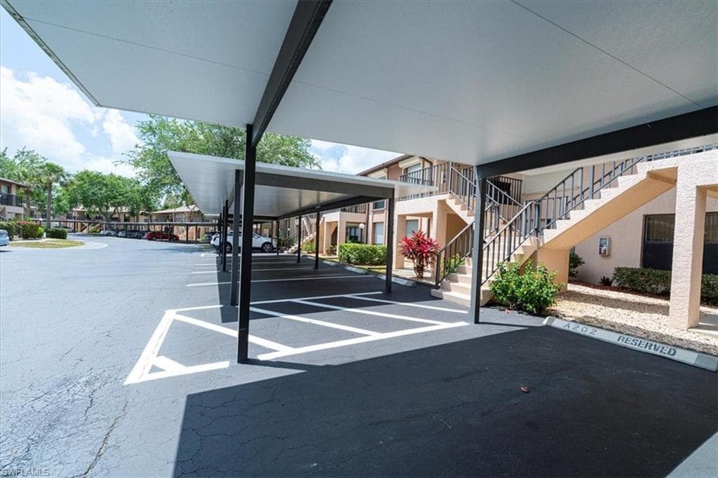 232 Pebble Beach Cir E104, Naples, FL 34113-23