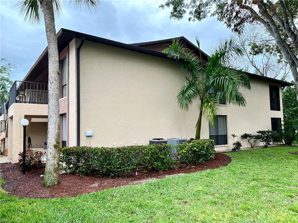 232 Pebble Beach Cir E104, Naples, FL 34113-24