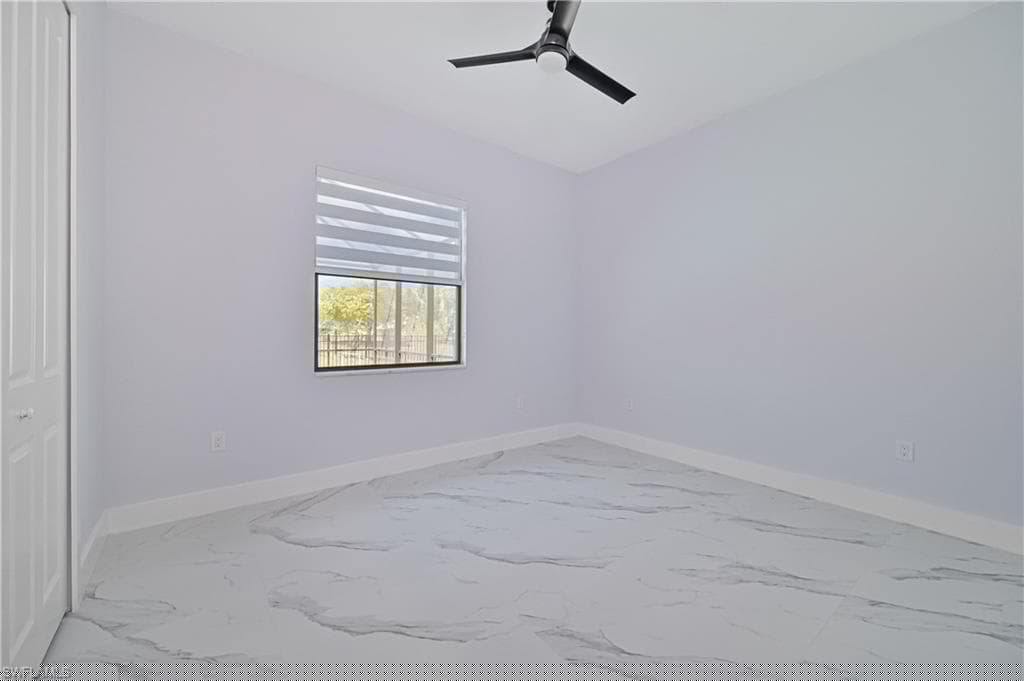 900 12th Pl, Cape Coral, FL 33993-29